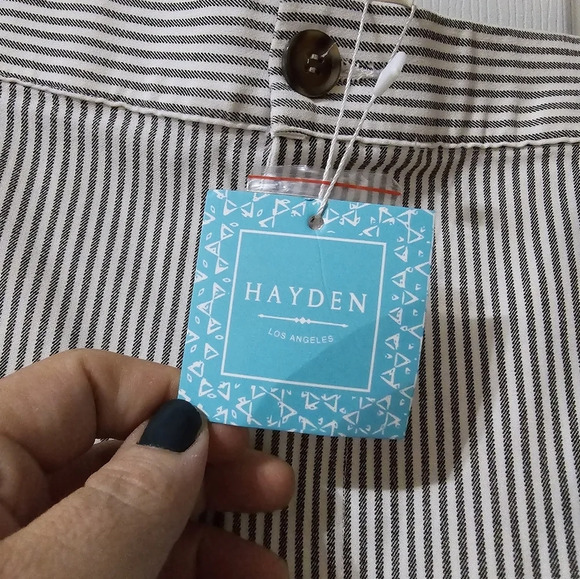 NWT Hayden Los Angeles Stretch Pinstripe Flared Pants, Cropped, Plus Size 1XL. - Picture 9 of 14